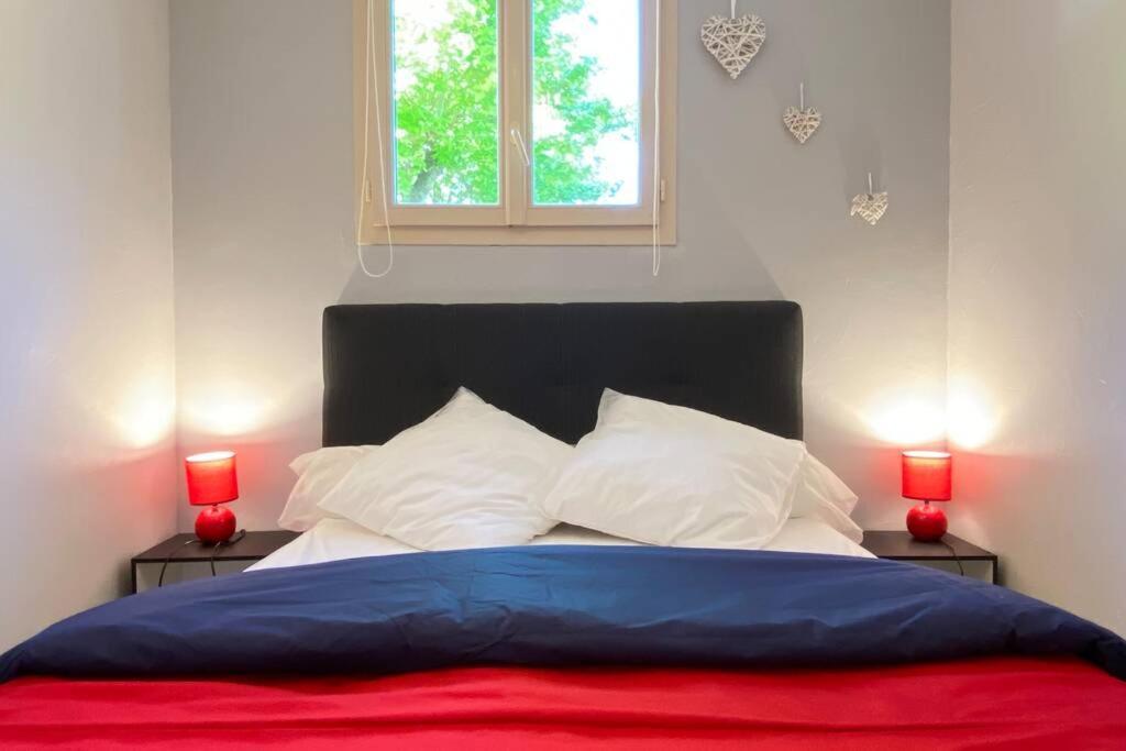 T2 Ensoleille. Terrasse Et Vaste Jardin Commun Apartment Каутерец Екстериор снимка